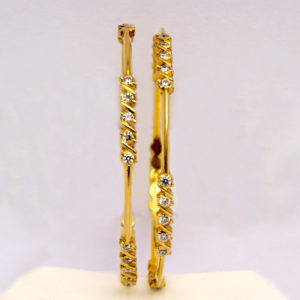 MGDM- BROAD BANGLE WITH SCREW MGDM- BROAD BANGLE WITH SCREW