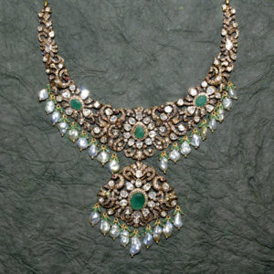 MGDM – FANCY DIAMOND NECKLACE