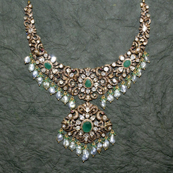 MGDM – FANCY DIAMOND NECKLACE