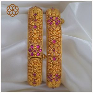MGDM - BRIDAL SINGLE HOOK PENDANT
