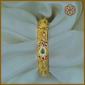 MGDM - BRIDAL SINGLE HOOK PENDANT