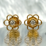 MGDM - DIAMOND STUDS