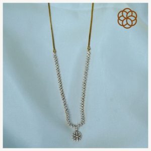 DIAMOND STUDDED OPEN SETTING PENDANT WITH CHAIN